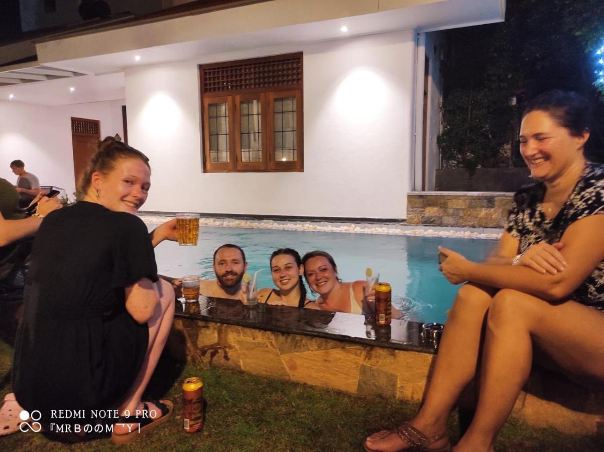 Suriya Arana Panzió Negombo Kültér fotó